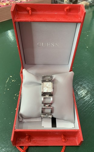 Quartz watch guess - by, (water